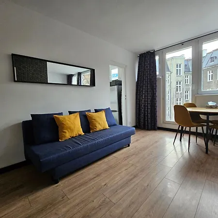 Am Center 3 Wyzwolenia Apartment *
