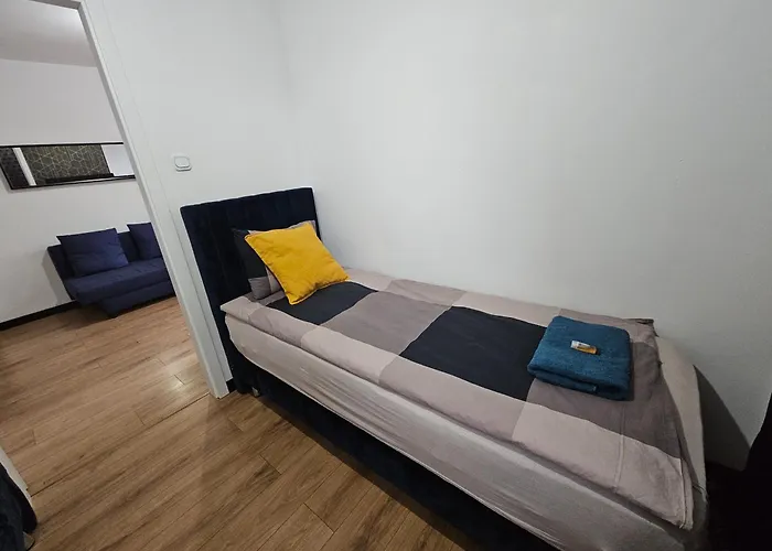 Am Center 3 Wyzwolenia Apartment *